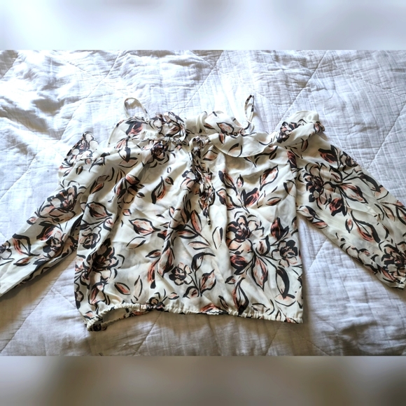 Woman's Floral Crop - Picture 1 of 3